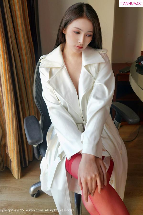   [XiuRen]高清写真图 2025.04.21 No.10174 娅轩ELVA 红色情趣第31张图片